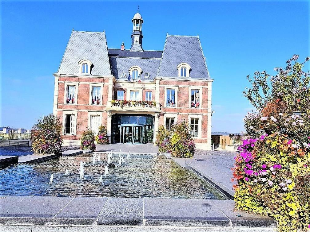 Chambre Privee Entre Paris Et Disneyland Apartment Noisy-le-Grand Luaran gambar